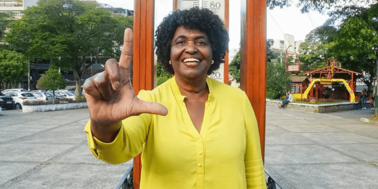 Benedita da Silva lidera corrida ao Senado no Rio de Janeiro