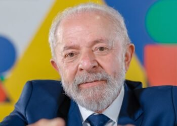 Governo Lula reajusta Bolsa Família em 15% e valor mínimo sobe para R$ 691