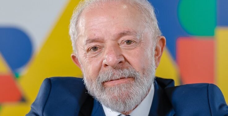 Governo Lula reajusta Bolsa Família em 15% e valor mínimo sobe para R$ 691