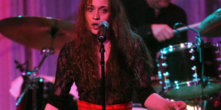 Fiona Apple completa 49 anos e seguimos sem superar “Fetch The Bolt Cutters”